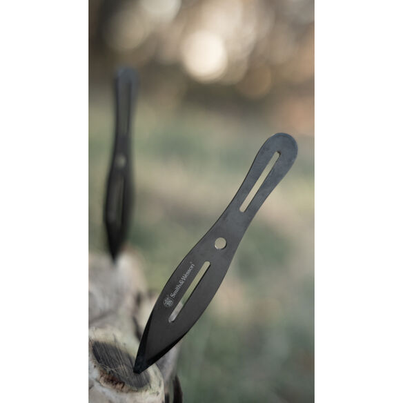 Smith & Wesson&reg; Bullseye 8" Throwing Knives, 3-Pack Black